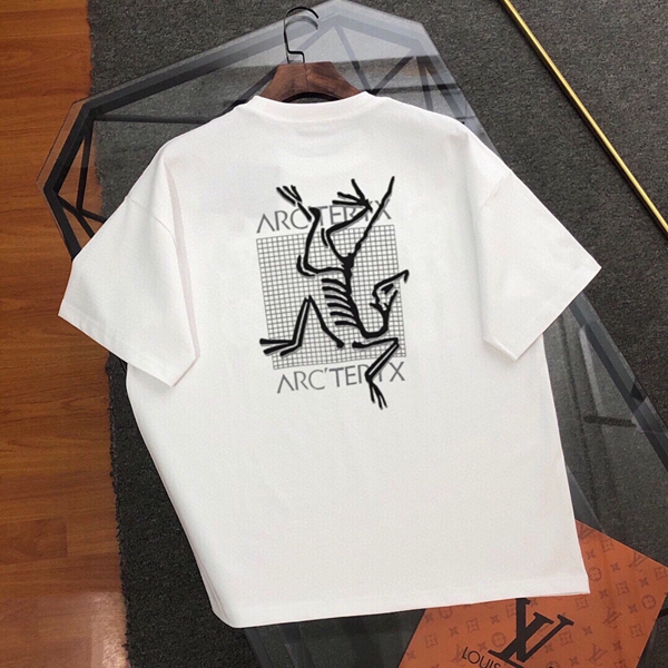 ブランドTシャツ背面デザイン
